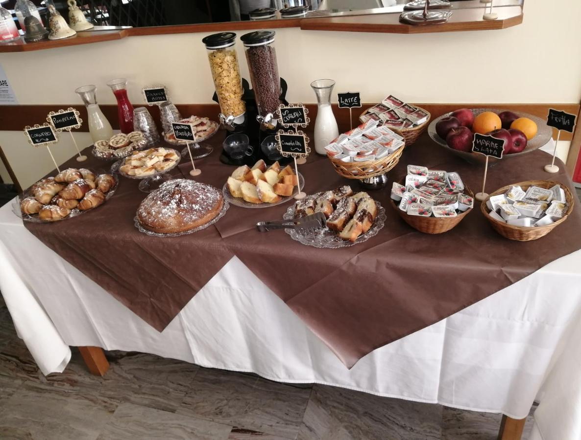 Hotel Luca 里米尼 外观 照片