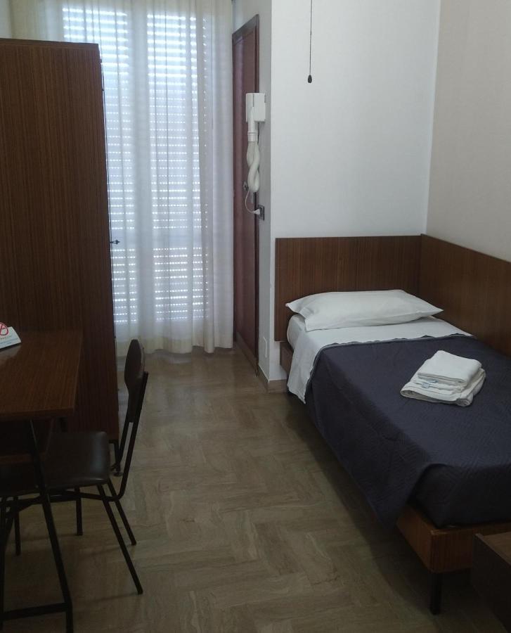 Hotel Luca 里米尼 外观 照片