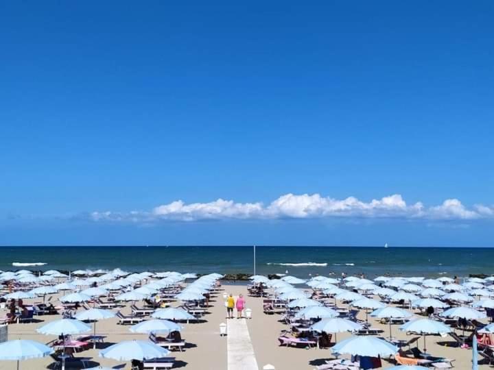 Hotel Luca 里米尼 外观 照片
