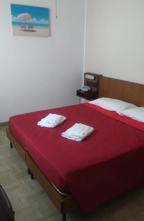 Hotel Luca 里米尼 外观 照片