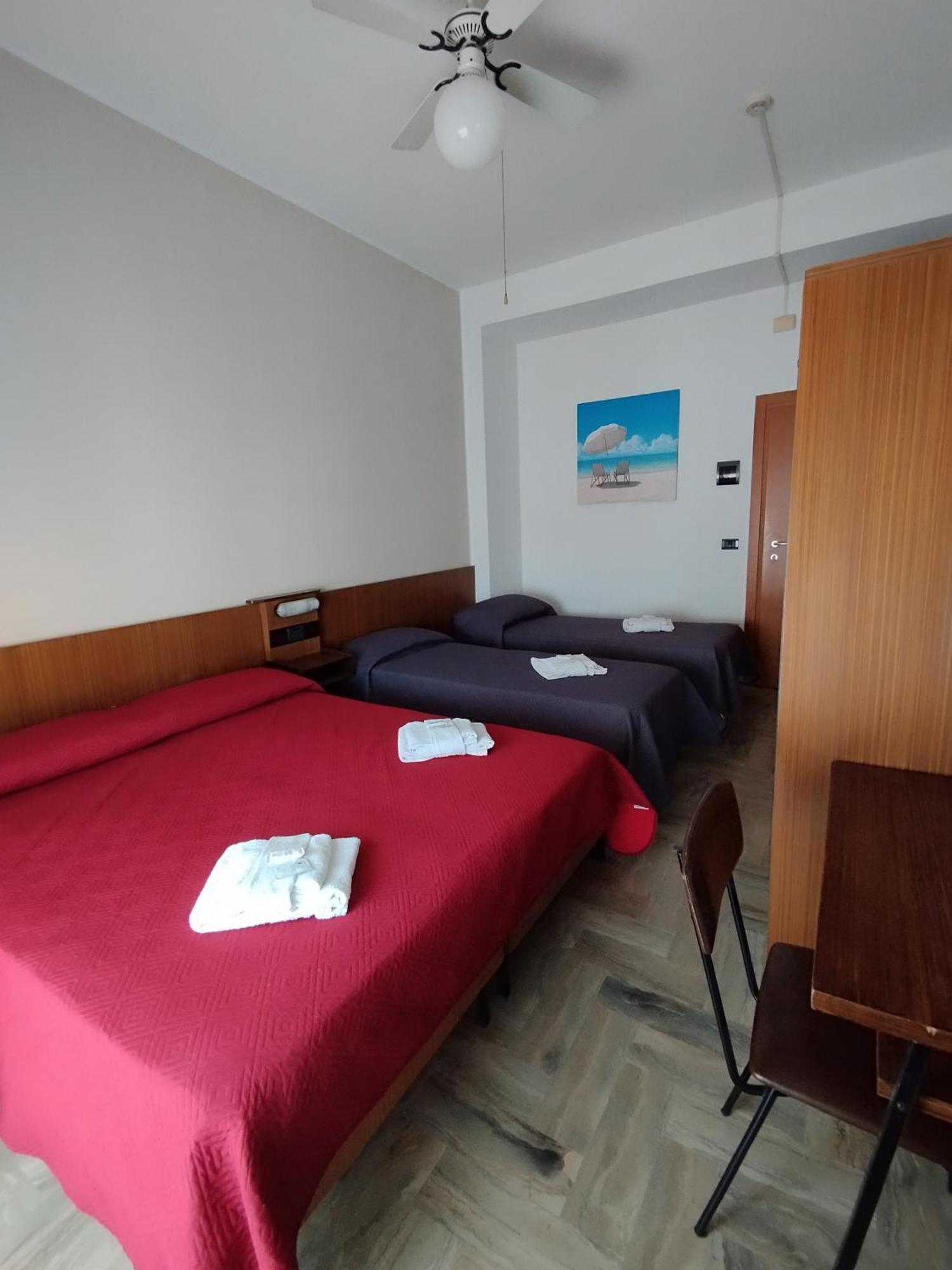 Hotel Luca 里米尼 外观 照片