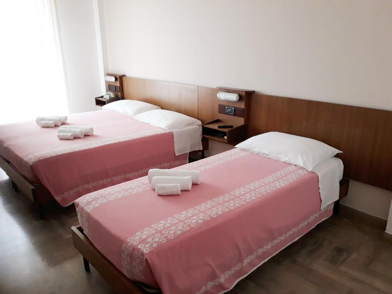 Hotel Luca 里米尼 外观 照片