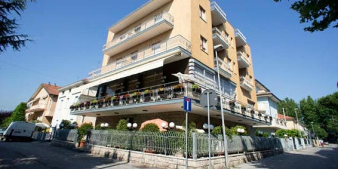 Hotel Luca 里米尼 外观 照片