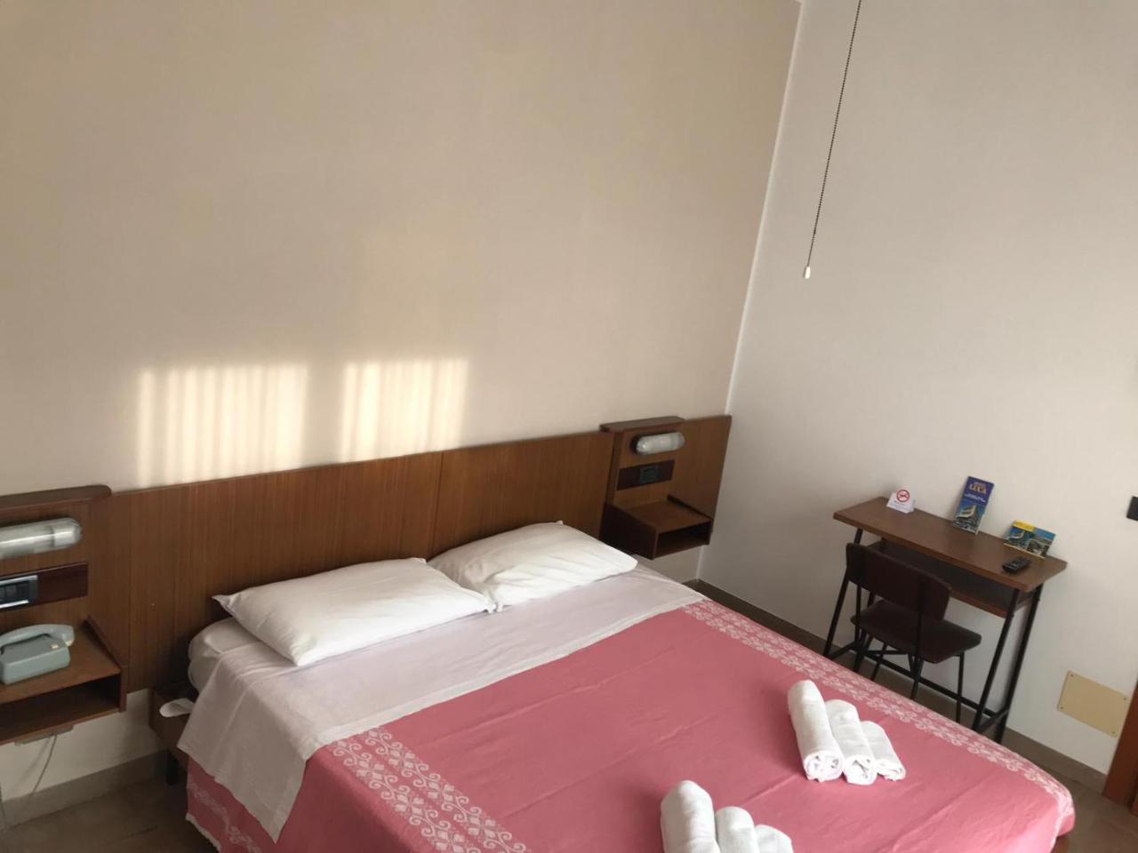Hotel Luca 里米尼 外观 照片
